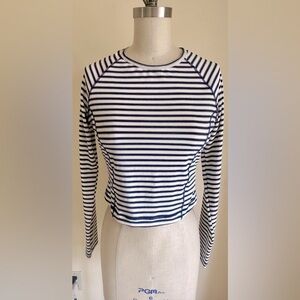 Carve Designs Charlie Sunshirt in Navy Stripe size Small